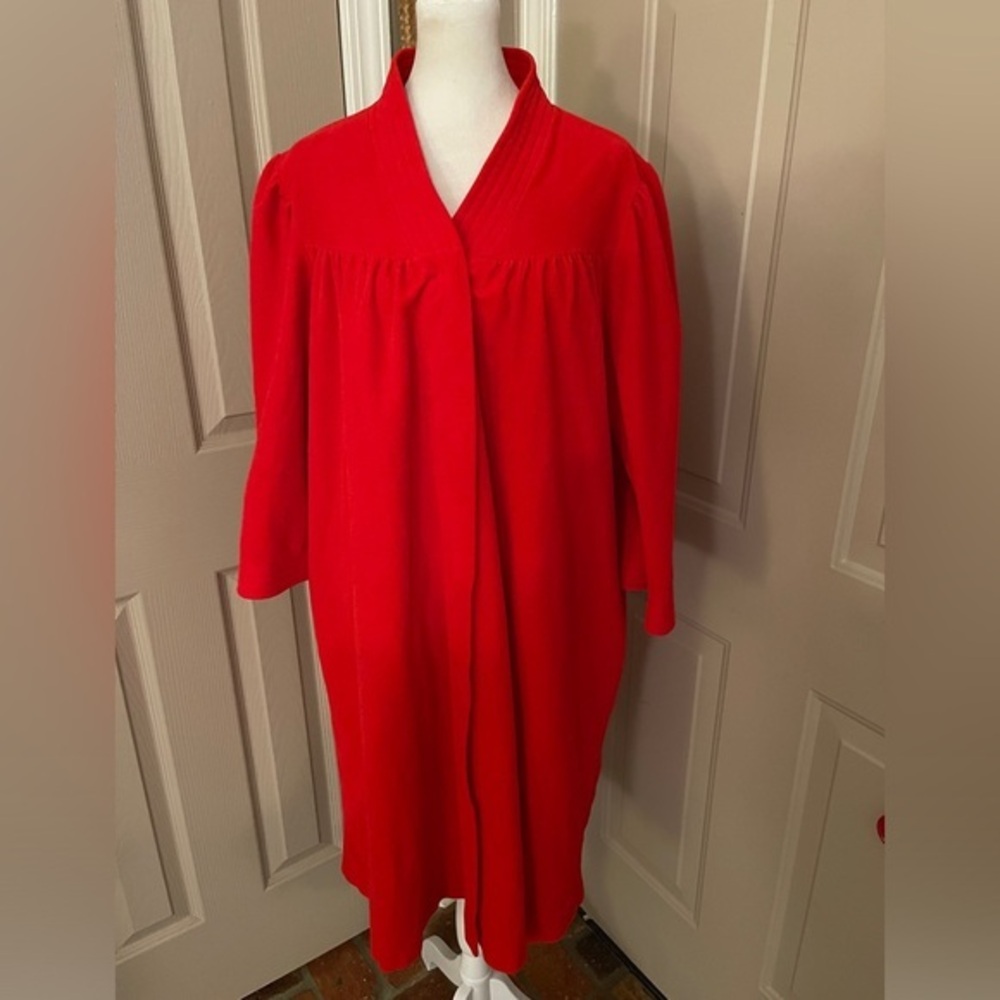 Vanity Fair vintage 90s cherry red fleece 3/4 sleeve snap pocket front robe. M